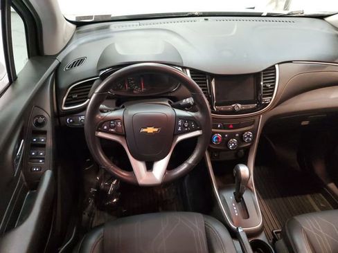 Used 2019 Chevrolet Trax LT w/ LT Convenience Package AWD/4WD image 14