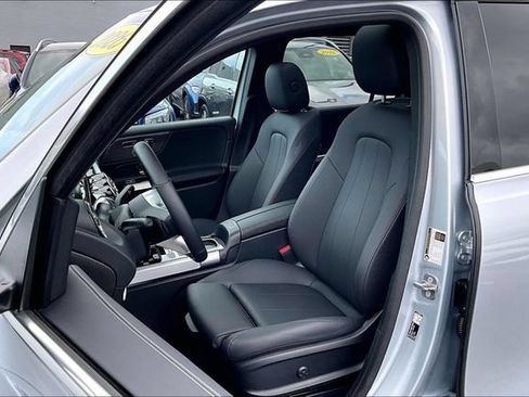 Used 2026 Mercedes-Benz GLB 250 4MATIC image 6
