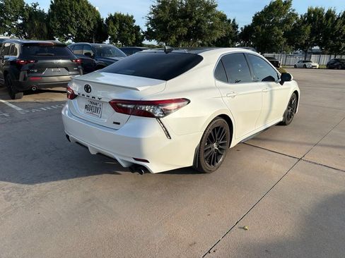 Used 2021 Toyota Camry XSE FWD image 3