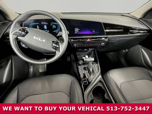Used 2023 Kia Niro EX FWD image 7