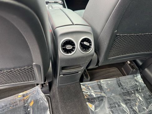 Certified 2021 Mercedes-Benz GLB 250 4MATIC image 20