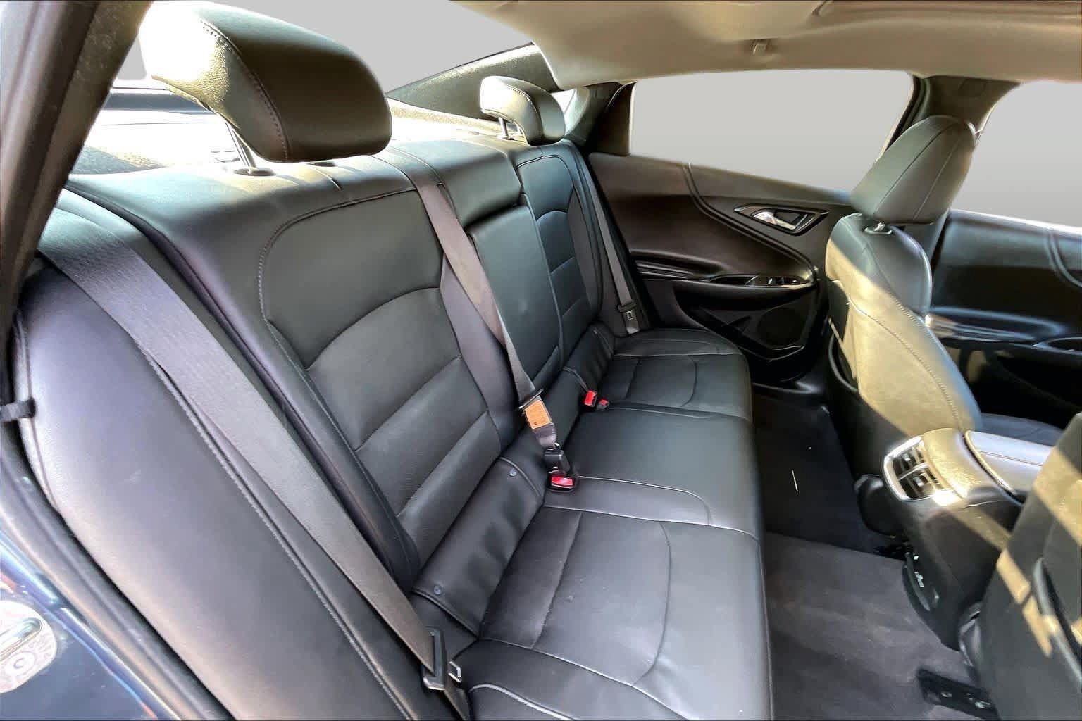 Used 2020 Chevrolet Malibu Premier FWD image 16