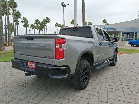 Used 2023 Chevrolet Silverado 1500 ZR2 w/ Technology Package AWD/4WD image 4