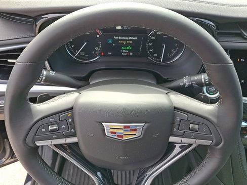 Certified 2025 Cadillac XT6 Premium Luxury w/ LPO, Floor Liner Package AWD/4WD image 20