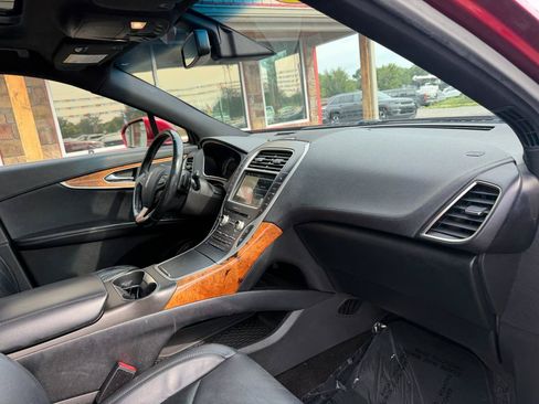 Used 2016 Lincoln MKX Reserve w/ Technology Package AWD/4WD image 23