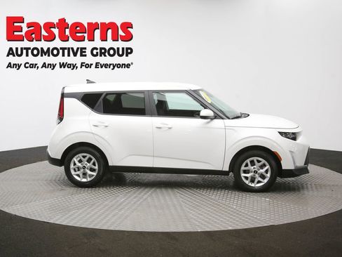Used 2025 Kia Soul LX w/ LX Technology Package image 43