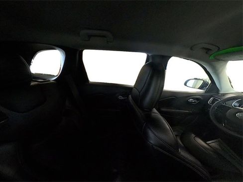 Used 2023 Jeep Cherokee Altitude Lux image 36