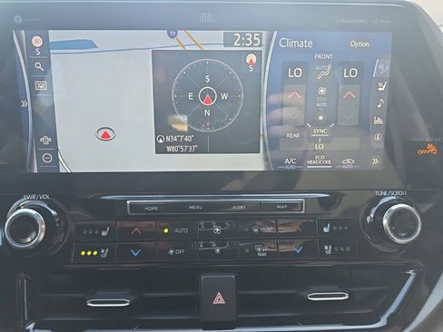 Used 2021 Toyota Highlander Limited image 34