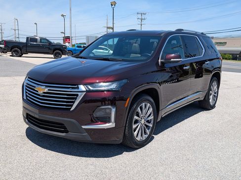 Used 2023 Chevrolet Traverse Premier AWD/4WD image 7