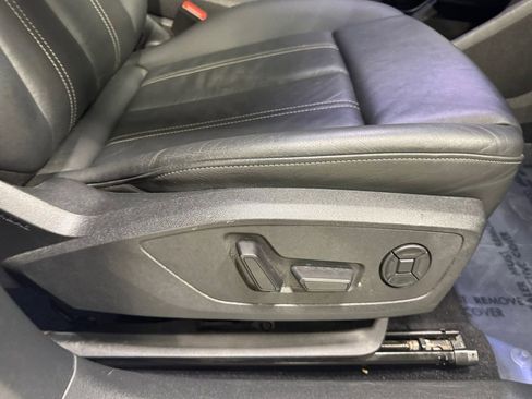 Used 2022 Audi Q4 e-tron Prestige image 26