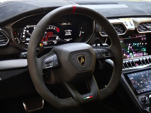 Used 2024 Lamborghini Urus Performante image 24