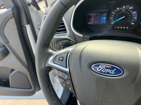 Used 2020 Ford Edge SEL image 30
