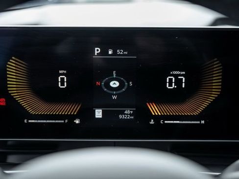 Used 2025 Kia Carnival image 14