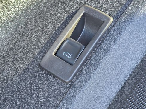 Certified 2025 Audi Q5 Premium w/ Convenience Package AWD/4WD image 36