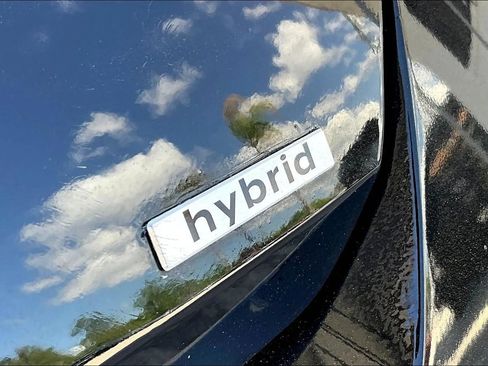 Used 2025 Hyundai Elantra SEL FWD image 21