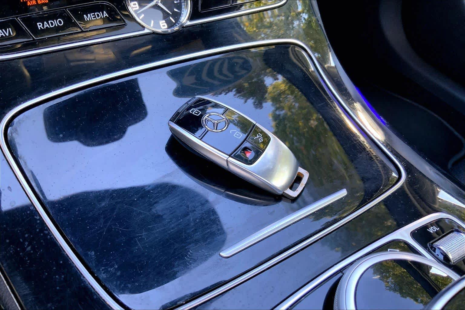 Certified 2017 Mercedes-Benz E 300 4MATIC image 15