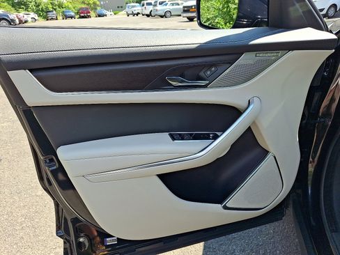 Used 2025 Jaguar F-PACE R-Dynamic S image 13