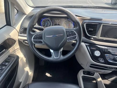 Used 2021 Chrysler Voyager Lxi FWD image 16