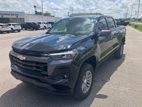 New 2026 Chevrolet Colorado LT w/ LT Convenience Package AWD/4WD image 3
