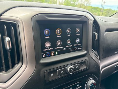 Used 2022 Chevrolet Silverado 1500 Custom AWD/4WD image 22