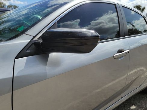 Used 2018 Honda Civic EX image 4