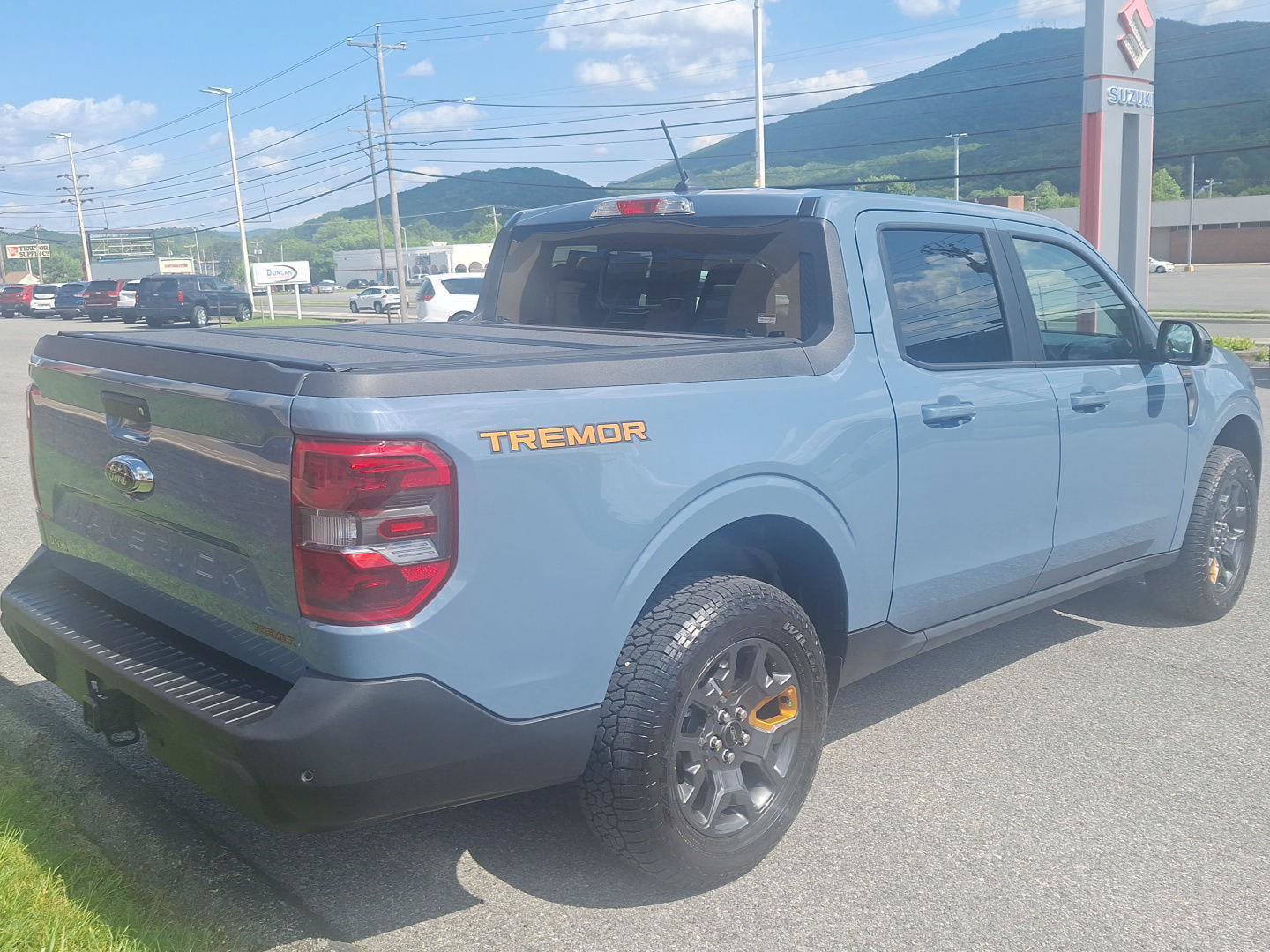 Used 2024 Ford Maverick Tremor w/ Tremor Off-Road Package AWD/4WD image 3