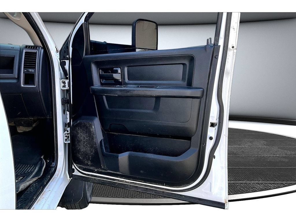 Used 2018 RAM 3500 Tradesman w/ Chrome Appearance Group AWD/4WD image 46
