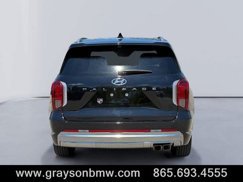 Used 2024 Hyundai Palisade Calligraphy FWD image 4