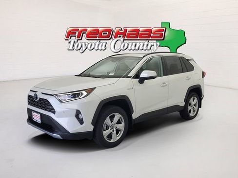 Used 2020 Toyota RAV4 Limited AWD/4WD image 1