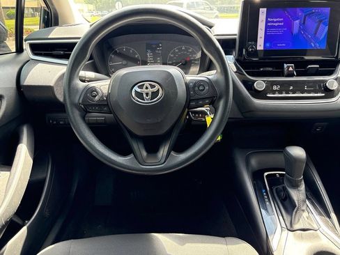 Used 2023 Toyota Corolla LE FWD image 17