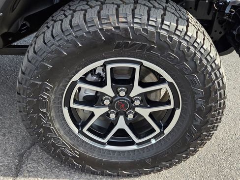 Used 2026 Jeep Gladiator Rubicon AWD/4WD image 9