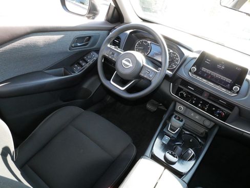 Used 2023 Nissan Rogue S AWD/4WD image 9