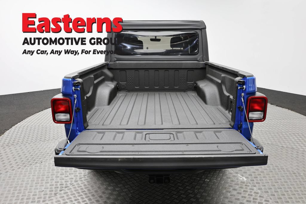 Used 2021 Jeep Gladiator Overland AWD/4WD image 8