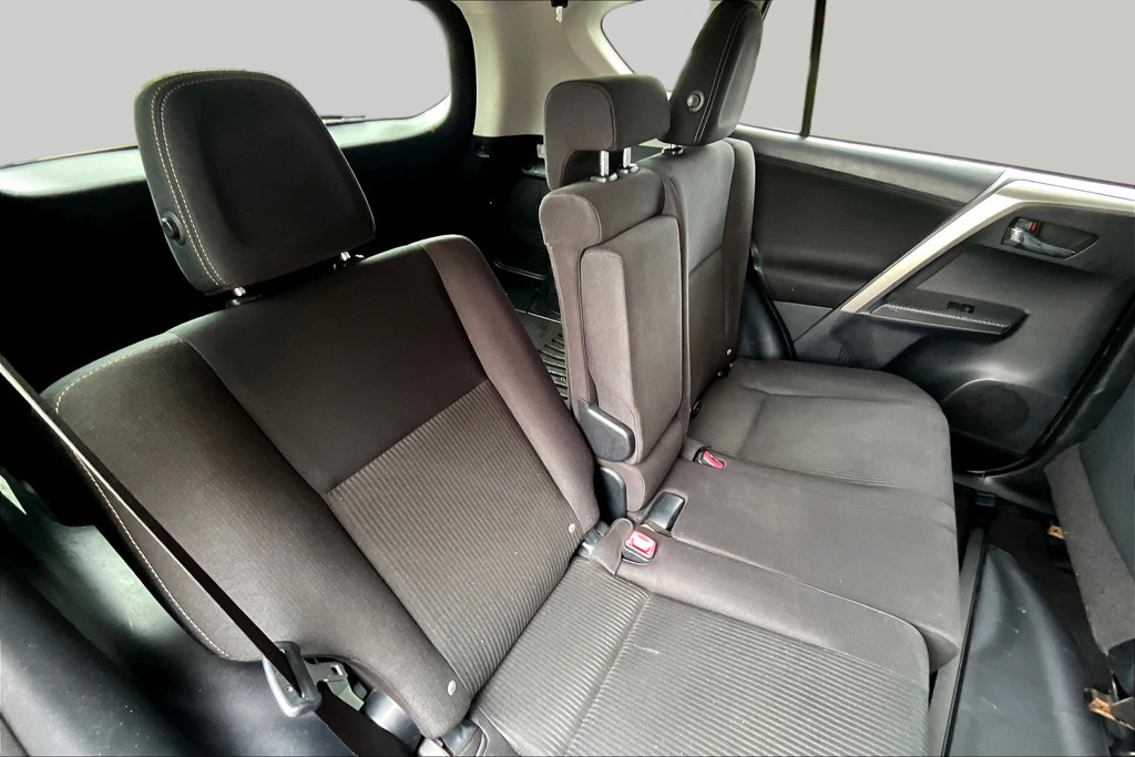 Used 2015 Toyota RAV4 XLE FWD image 25