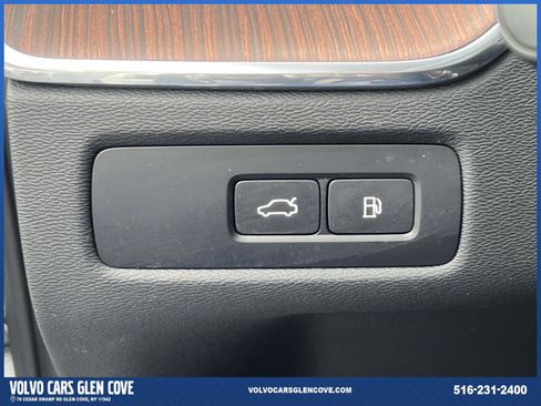 Used 2024 Volvo XC60 T8 Plus w/ Protection Package Premier image 20