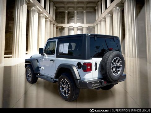 Used 2025 Jeep Wrangler Sport AWD/4WD image 6