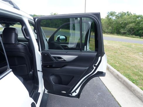 Used 2023 Lexus LX 600 F Sport w/ Accessory Package (Z1) AWD/4WD image 28