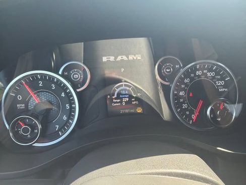 Used 2025 RAM 1500 Big Horn AWD/4WD image 16