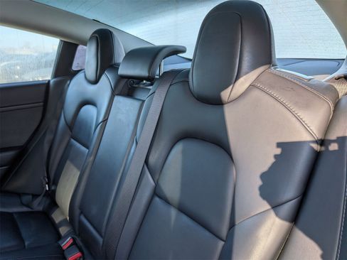 Used 2022 Tesla Model 3 Standard Range image 29