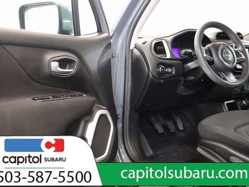 Used 2018 Jeep Renegade Latitude image 9