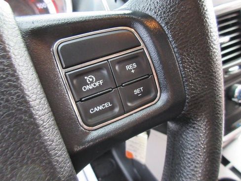Used 2019 Dodge Grand Caravan SE FWD image 15