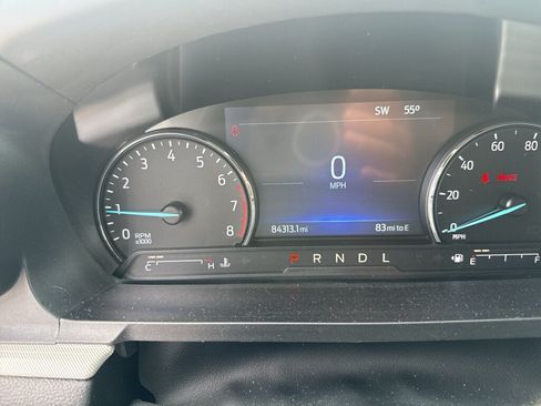 Used 2022 Ford Explorer XLT w/ Equipment Group 202A AWD/4WD image 18