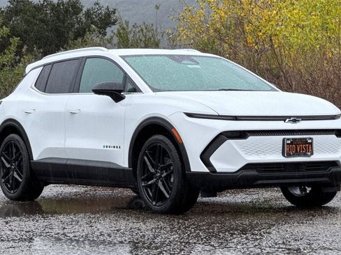 New 2026 Chevrolet Equinox EV LT w/ LPO, Blackout Package image 2