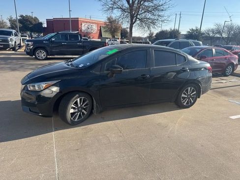 Used 2020 Nissan Versa SV w/ Trunk Package image 7