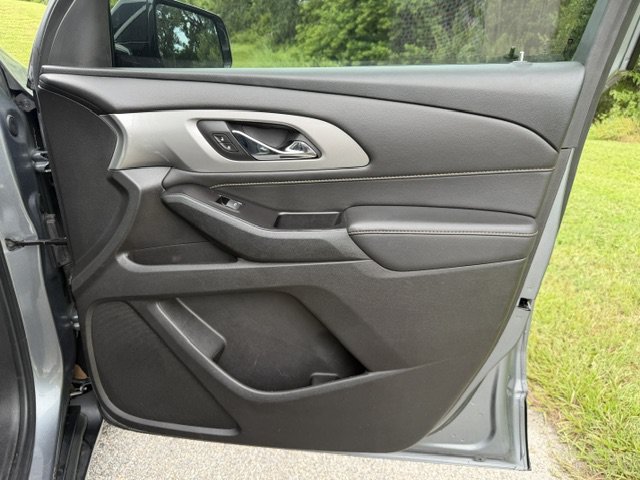 Used 2020 Chevrolet Traverse LS FWD image 15
