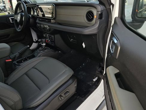 New 2026 Jeep Gladiator Mojave AWD/4WD image 8