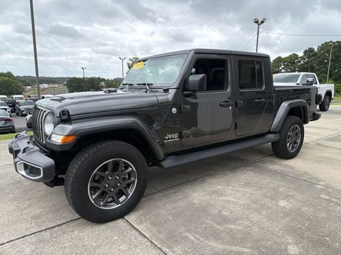 Used 2021 Jeep Gladiator Overland w/ Popular Equipment Package AWD/4WD image 3