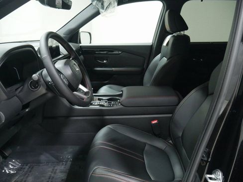 New 2025 Honda Pilot TrailSport image 13