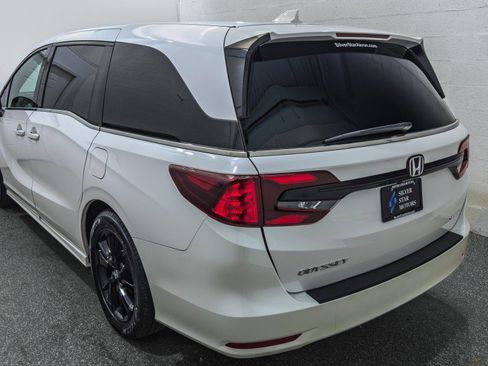 Used 2024 Honda Odyssey Sport image 6