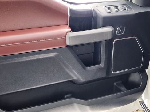 Certified 2019 Ford F150 Platinum w/ Equipment Group 701A Luxury image 16